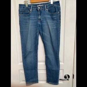 711 Skinny Women’s Cotton Blend Light Wash  Stretch Skinny Jeans Size 30